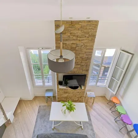 Cosy Duplex, Hyper Centre, Wifi,air Conditionner 니스