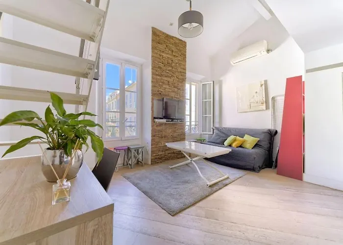 شقة Cosy Duplex, Hyper Centre, Wifi,air Conditionner نيس