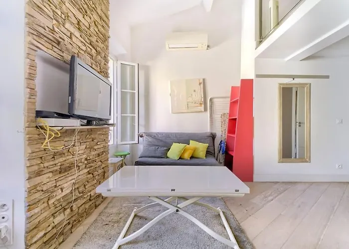 Cosy Duplex, Hyper Centre, Wifi,air Conditionner نيس