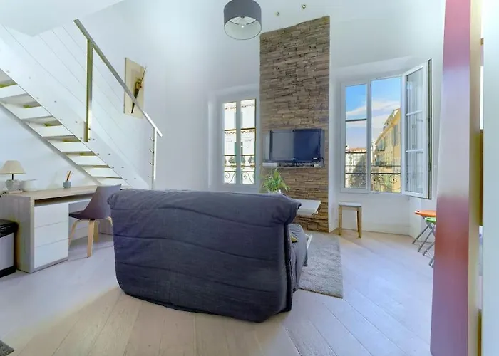 Cosy Duplex, Hyper Centre, Wifi,air Conditionner * نيس